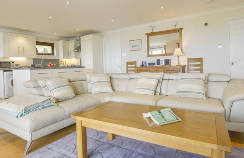 Bigbury-on-Sea Cottage | 19 BURGH ISLAND CAUSEWAY, family friendly in Bigbury-On-Sea