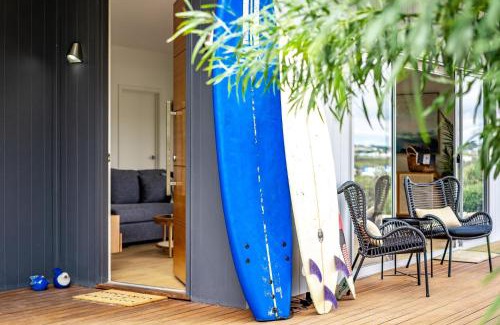 Port Elliot House | 19 Carnegie Luxury - Linen Included - WiFi - Walk to beach - Town Views