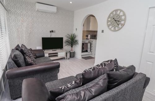 Chapel Saint Leonards House | 19 Cherry Park