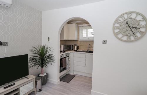 Chapel Saint Leonards House | 19 Cherry Park