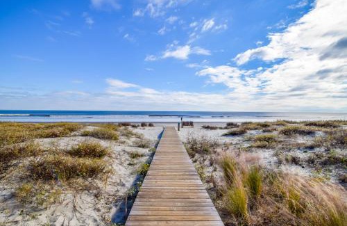 West Beach House | 19 Eugenia Avenue by Akers Ellis Rentals