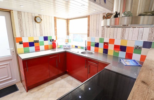 Anderby Creek House | 19 GRACE CRESCENT, pet friendly, with a garden in Anderby Creek