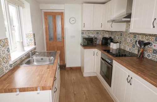 Milford Haven House | 19 Great North Road