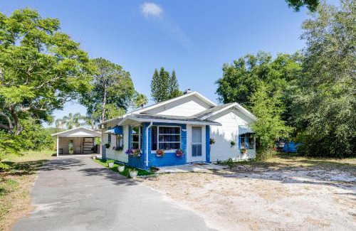 Haines City House | 19 Mi to Disney World Bright Haines City Getaway!