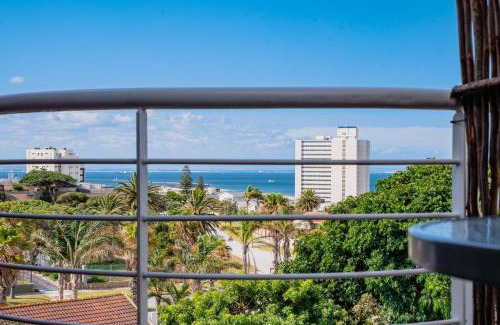 Humewood Apartment | 19 on Cathcart