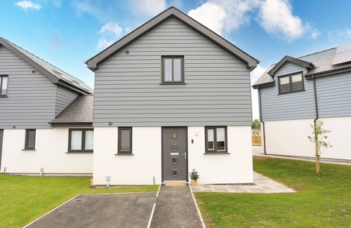Brynteg Cottage | 19 PARC DELFRYN, pet friendly, with a garden in Benllech