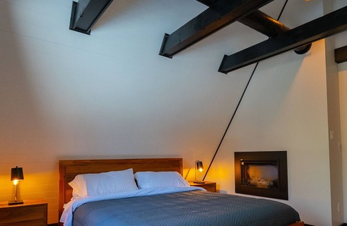 Potton Ski Chalet | 19 Person Grand Chalet Luxury Mountain Retreat with Stunning Views and Amenities