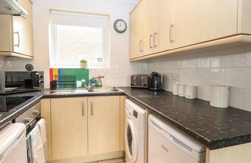 Corton Cottage | 19 Waterside Park