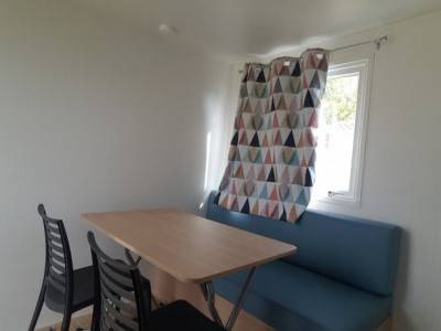 Sainte-Nathalene RV Rental | 190 ft² Mobile home