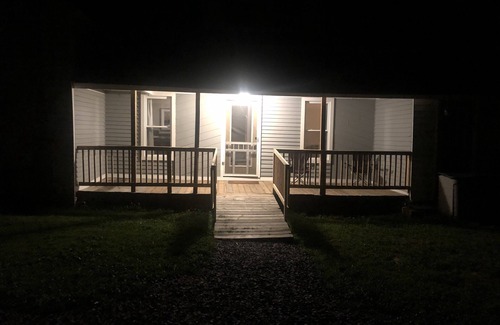 Seymour House | 1900 Farm House directly between Pigeon Forge and Knoxville