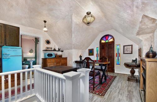 Ontario Apartment | 1908 Victorian Home in Eastern Oregon