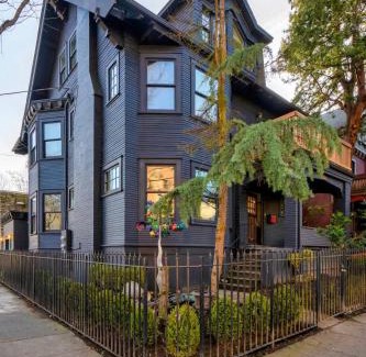 Alphabet Historic District House | 1910 Historic Jessie Morehead House