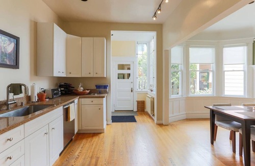 Telegraph Hill House | 1912 Victorian With Epic Views Perched On Gardens