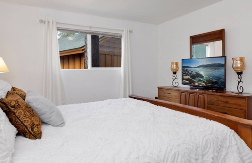 Moonridge Cabin | 1914-sequoia Retreat 4 Bedroom Home by RedAwning