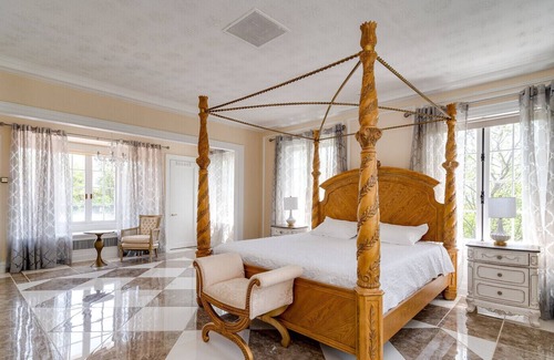 Kettering Villa | 1917 Historical Mansion with Outdoor Pool on 5 acres in the middle of the city.
