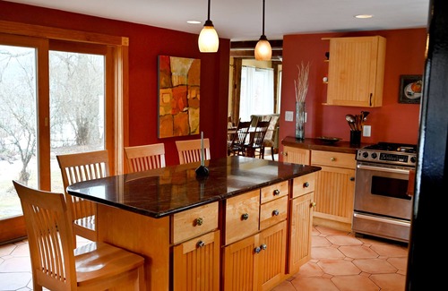 Moscow House | 1920's Renovated Farm House, 4 seasons close to Stowe, Vermont