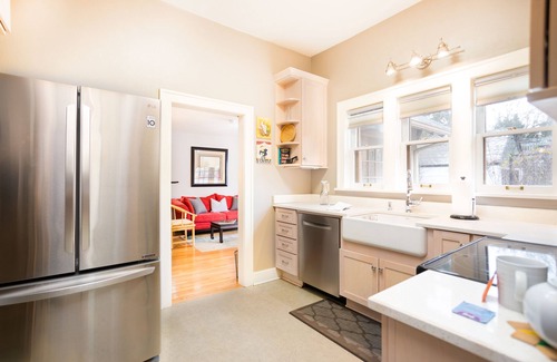 East End House | 1927 Downtown Chalet - 5 min to River, BSU, St Lukes and downtown