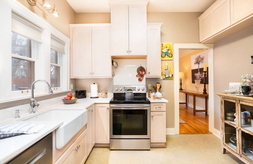 East End House | 1927 Downtown Chalet - 5 min to River, BSU, St Lukes and downtown