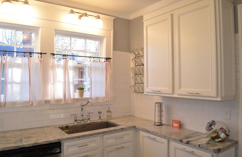 Sylvan Hills House | 1928 Historic Charmer - Convenient Comfortable Cozy Close to DWNT & Sites