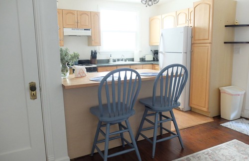 Mariposa Apartment | 1930’s Bungalow hidden in Mariposa’s Historic Downtown