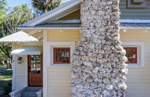 Yankeetown House | 1940 Cottage on the Nature Coast