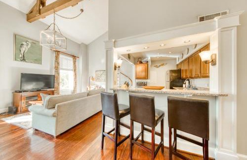 French Quarter Apartment | 195 East Bay