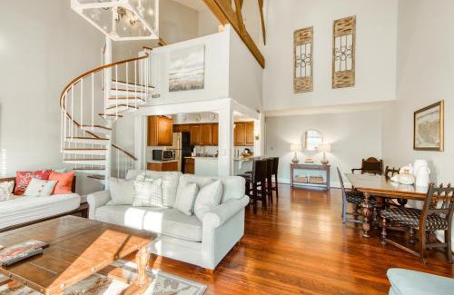 French Quarter Apartment | 195 East Bay