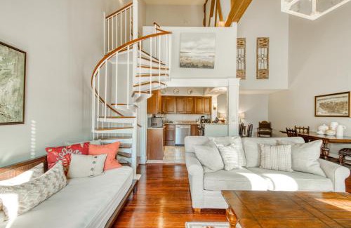 French Quarter Apartment | 195 East Bay