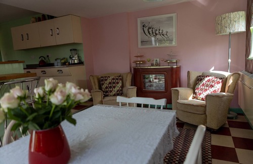 Kilkhampton House | 1950's styled Bungalow close to Cornwall Coast in quiet surroundings.