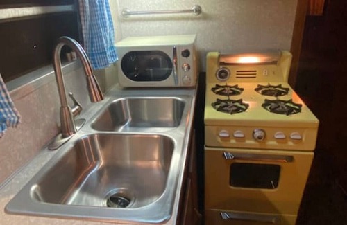 Durham Cottage | 1951 Spartan Aircraft Cottage w/AC - Durham, NC