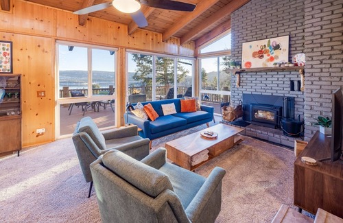 Fawnskin Cabin | 1978- Lakeviews Lookout 3 Bedroom Home by RedAwning