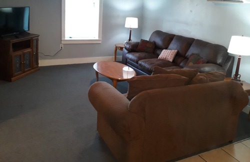 Maysville Apartment | 1A Historic Downtown Maysville,KY
