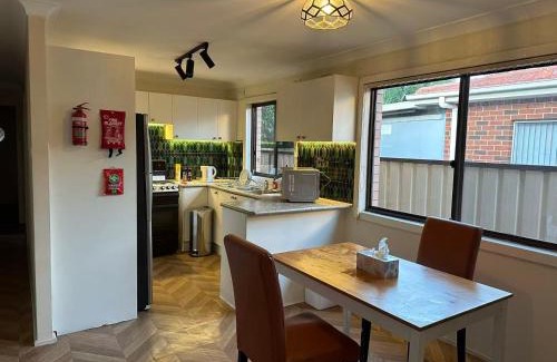 Bankstown House | 1A Modern Vintage Single & King size Rooms