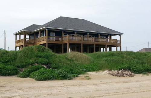 Crystal Beach House | 1AmazingView Beachfront home - Sleeps 26 Crystal Beach 9 yrs of 5-Star Reviews