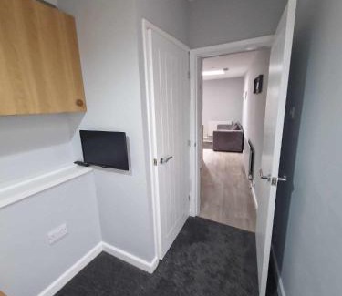 Newark Apartment | 1B Smart Apartments