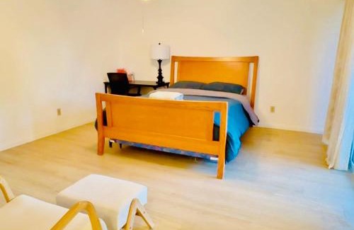 Rancho Cucamonga House | 1b1b Private and quiet sun roomA