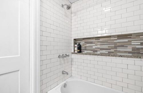 Clarksville House | 1BD 102 Madison Ter