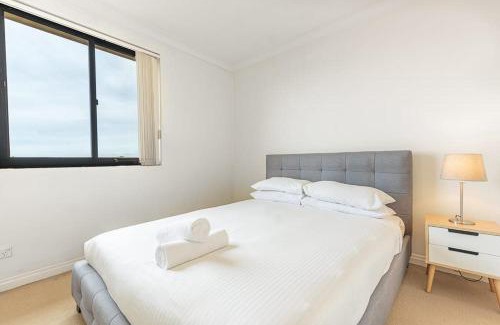 Leichhardt Apartment | 1BD Apt w City view in the Little Italy