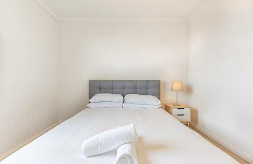 Leichhardt Apartment | 1BD Apt w City view in the Little Italy