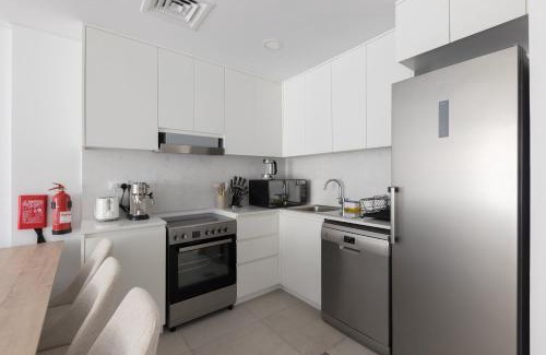 Umm Suqeim 3 Apartment | 1bd Partial Burj Al Arab View Prime Location