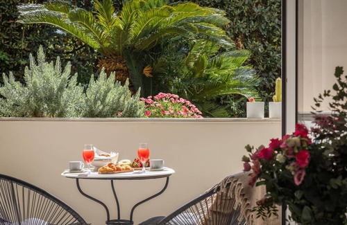 Vouliagmeni House | 1BD Serene Calm Pool House