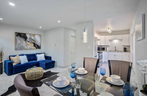 University Heights Apartment | 1bd1ba Apartment 6min drive to UNM Hospital 5min drive to Presbyterian Hospital.