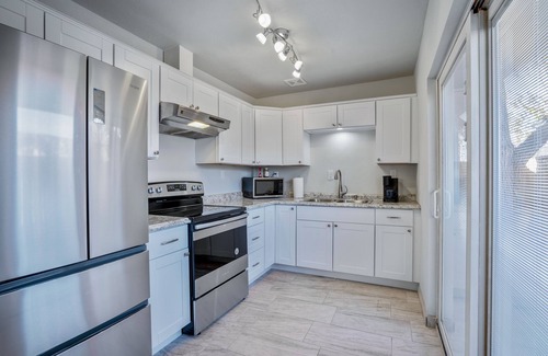 University Heights Apartment | 1bd1ba Apartment 6min drive to UNM Hospital 5min drive to Presbyterian Hospital.