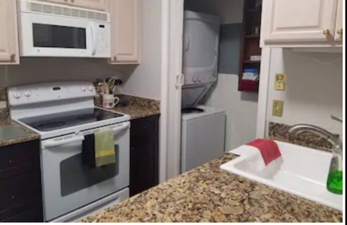 Roseland Condo | 1bedroom/1bathroom-close to all the summer activities!