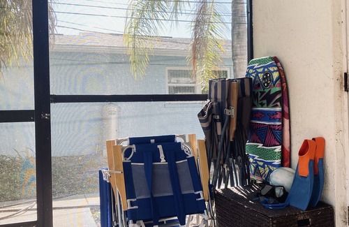 Bradenton House | 1Bedroom✔1Bathroom✔ Livingroom✔ Beach Get Away✔ Pool access✔ Quite