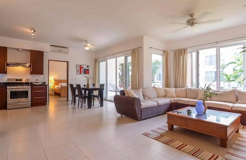 La Esplanada Apartment | 1BR/1BA Beachside condo: Savor poolside living with parking included