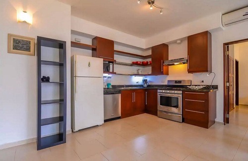 La Esplanada Apartment | 1BR/1BA Beachside condo: Savor poolside living with parking included