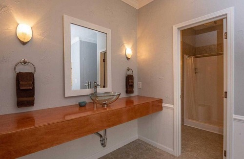 Nashville Hotel | 1BR, 1BA Luxury Hot tub Suite