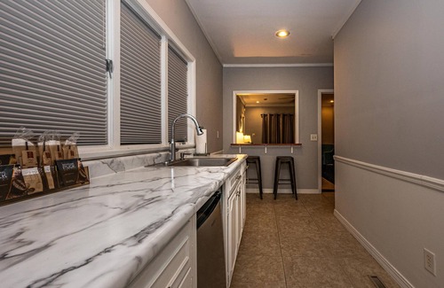 Nashville Hotel | 1BR, 1BA Luxury Hot tub Suite