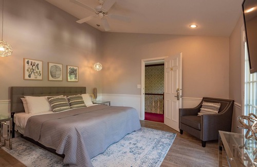 Nashville Hotel | 1BR, 1BA Luxury Hot tub Suite